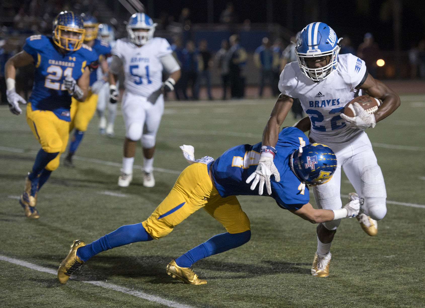 LompocatElToroFootball.1117.01.JPG